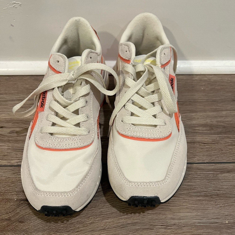 Reebok size 7 1/2 old school